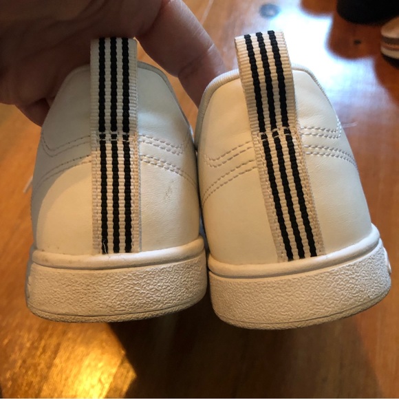 Adidas court shoes - Picture 4 of 7